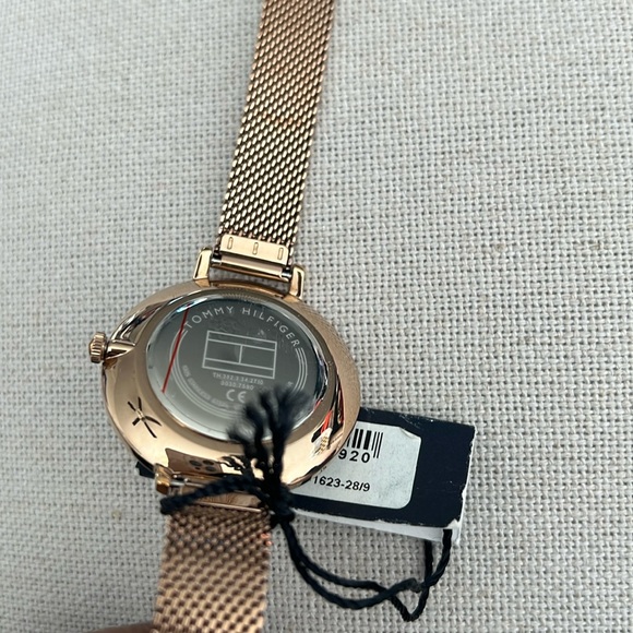 Tommy Hilfiger Alexa Carnation Rose Gold-Tone Mesh Ladies Watch #1782158 NWT - Picture 5 of 8